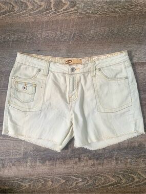 Rustic Jeans Cream Denim Frayed Hem Women’s Shorts